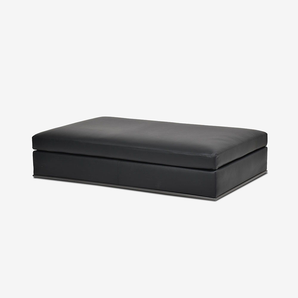 erba(エルバイタリア)オットマン「ビアモンテナポレオーネ」 革ブラック ARREDO300【お手入れキットの特典付き】