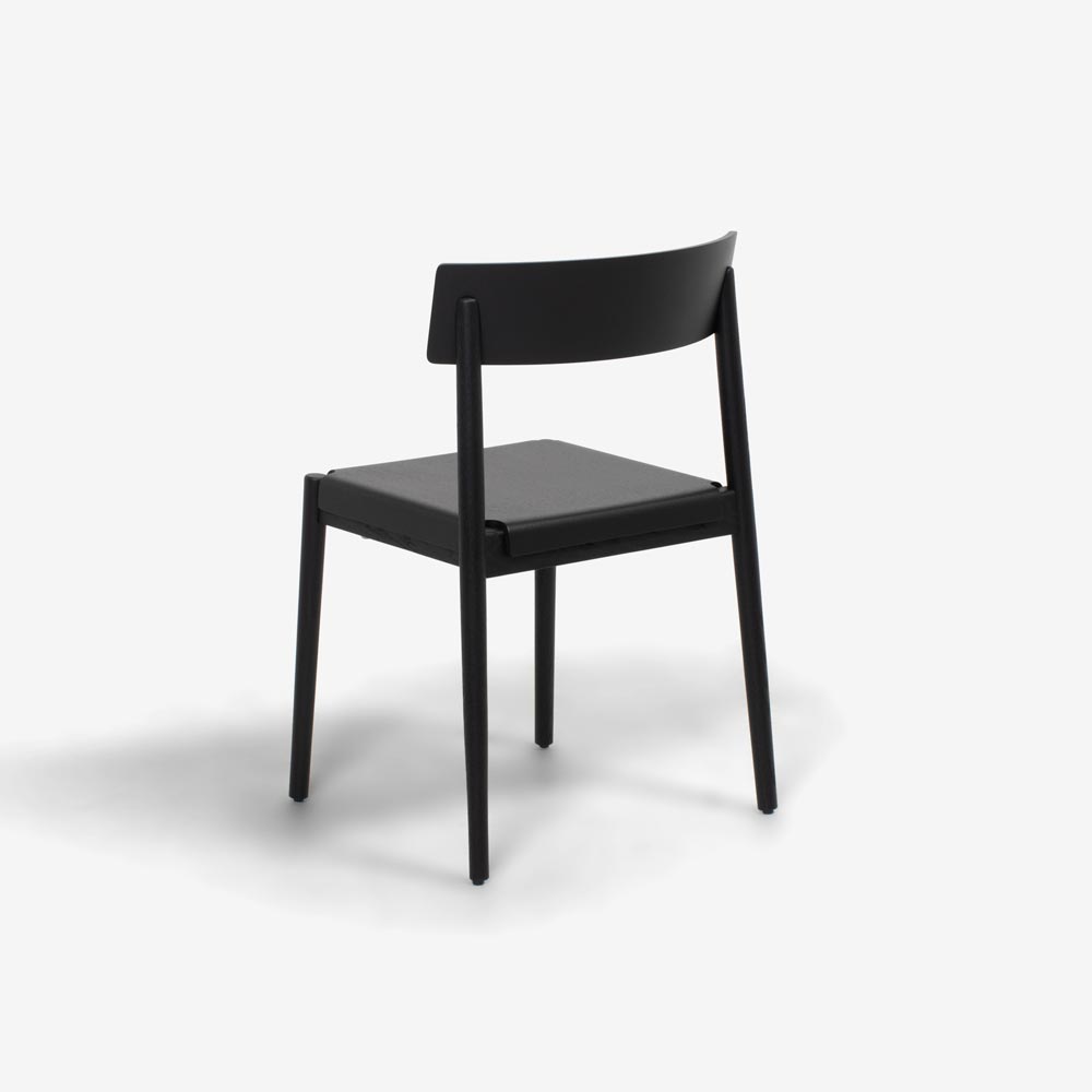 Calligaris（カリガリス）ダイニングチェア「Scandia CS2027」板座 マットブラック色