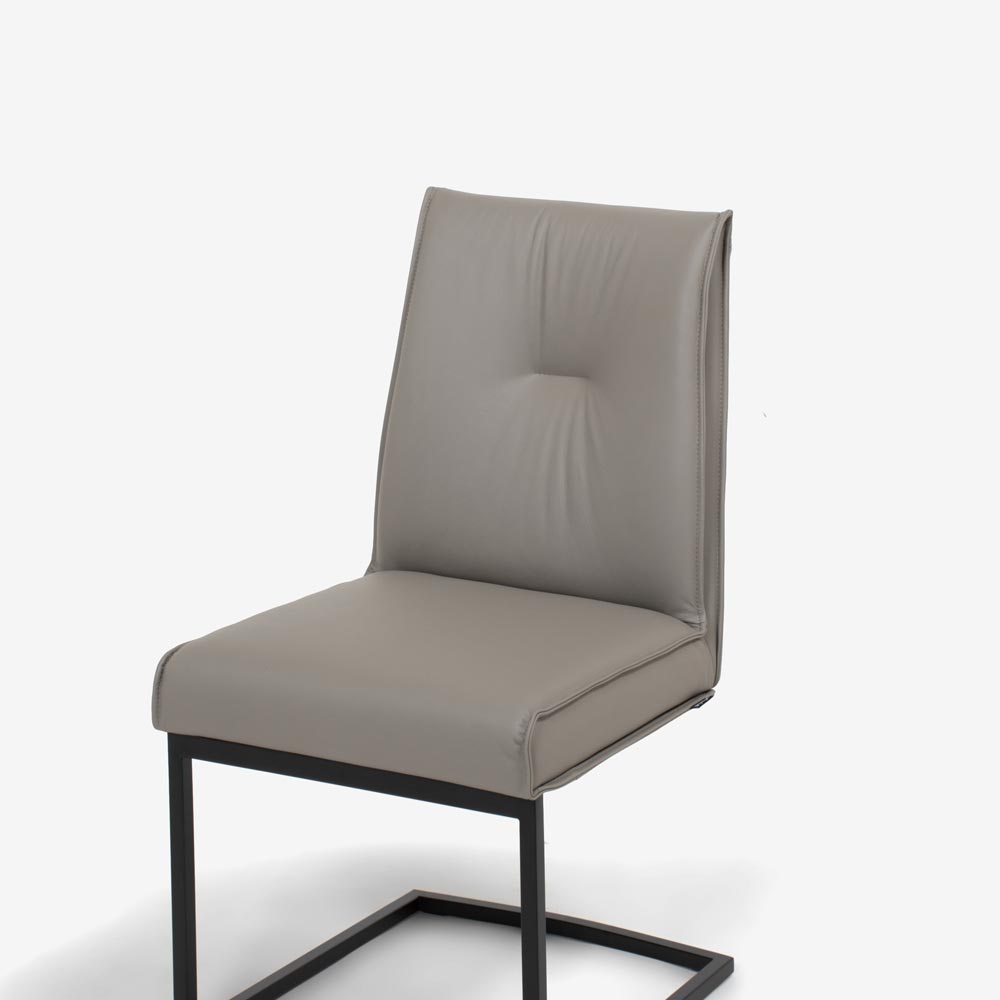Calligaris（カリガリス）ダイニングチェア「Romy CS1906」革トープ色