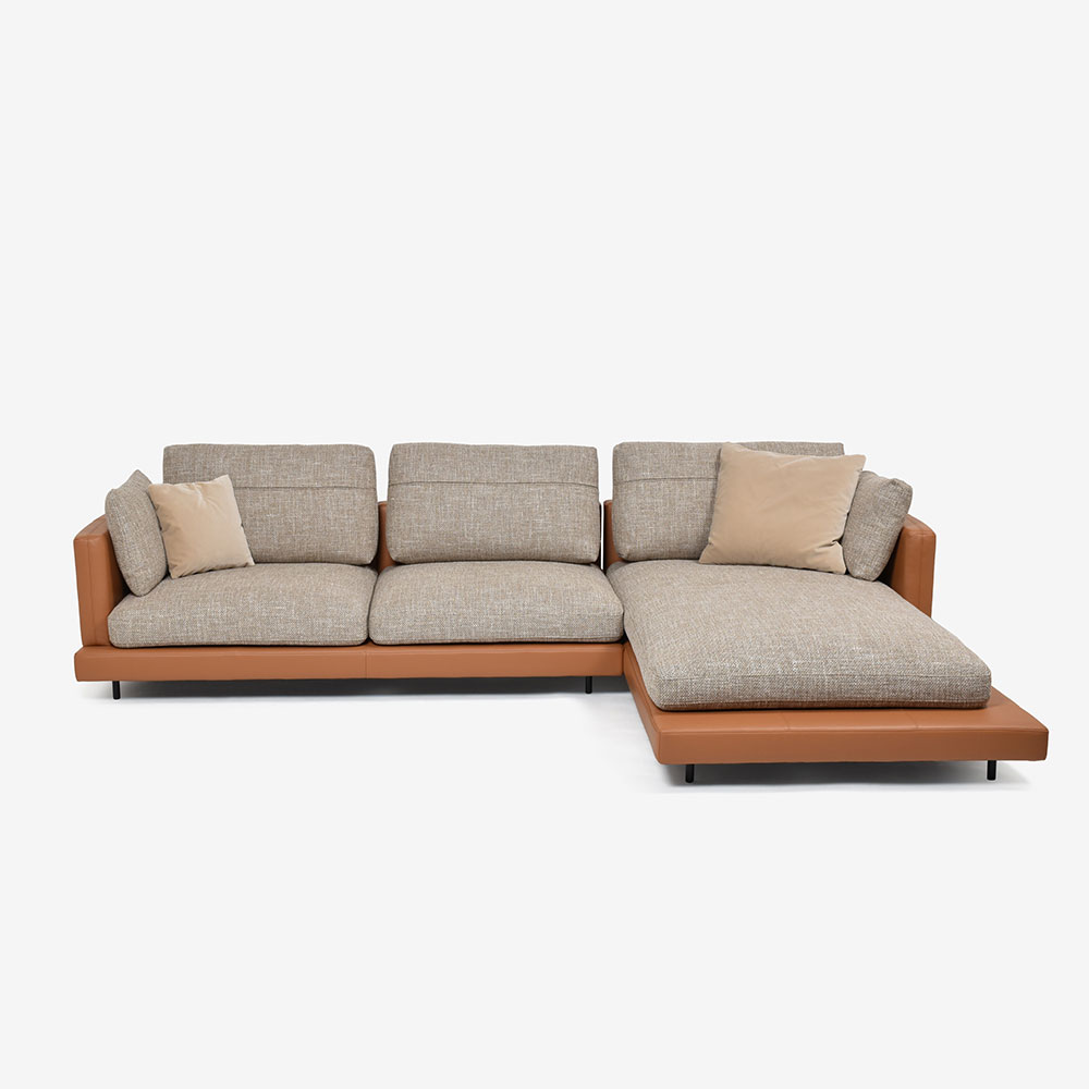 ROLF BENZ（ロルフベンツ）カウチソファ 2点セット「RB60 SINA」向って右カウチ 幅321cm 奥行193cm 革#38.111オークルブラウン色  布#26.383 サンドイエロー色 ※背クッションサポート1個、クッション4個付き