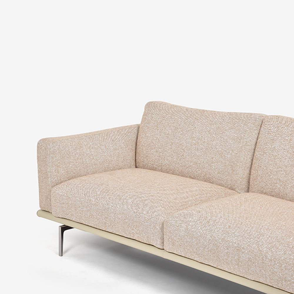 PoltronaFrau（ポルトローナ・フラウ）ソファ 2.5人掛け「Happy Jack ハッピージャック」幅215cm 布オークル/革パンナ