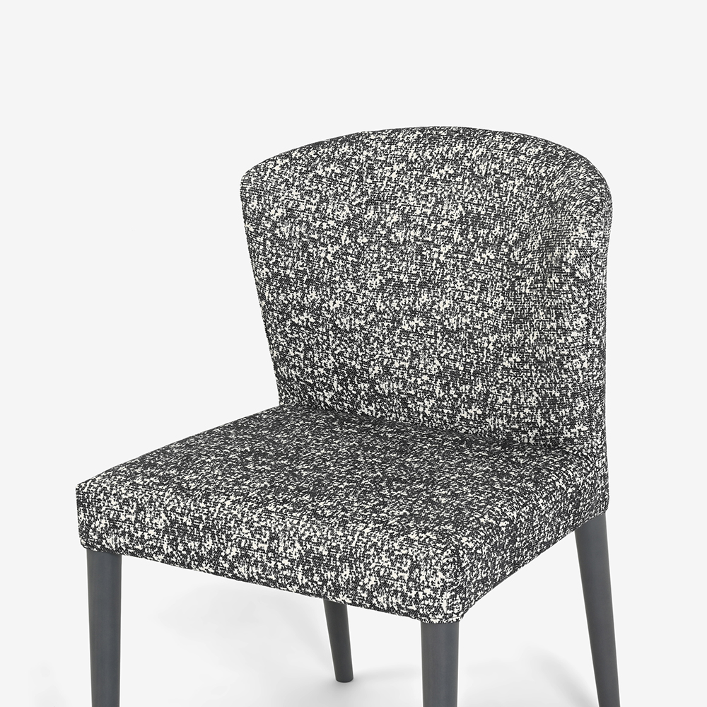 ligne roset（リーン・ロゼ）ダイニングチェア「ロゼチルコ」布＃RJ-627 脚グレービーチ【受注生産品】【LIGNE ROSET FAIR 6月28日(日)まで15%OFF】