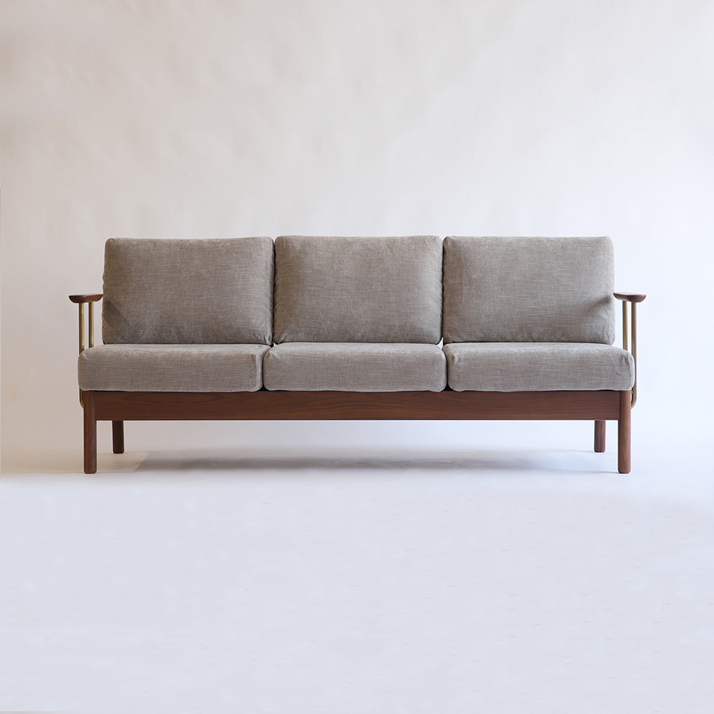 IKASAS（イカサ）ソファ「SUIPPO-スイッポ-SOFA 3S」ウォールナット材 布全3色