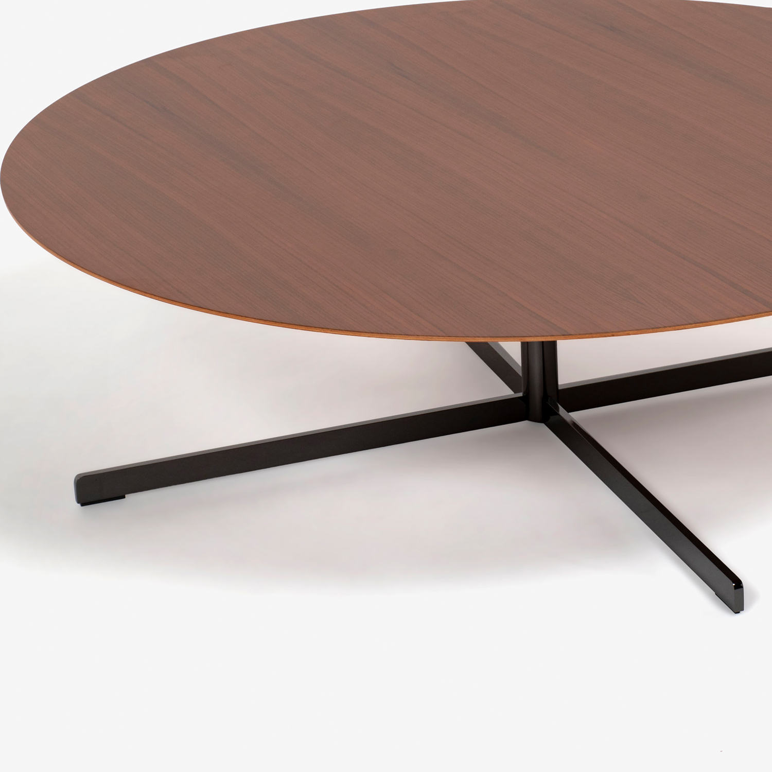 PoltronaFrau（ポルトローナ・フラウ）センターテーブル「ボブ」丸110cm ウォールナット材