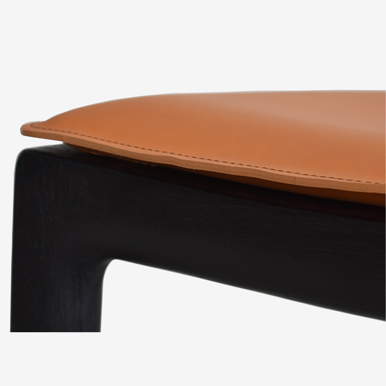 PoltronaFrau（ポルトローナ・フラウ）ダイニングチェア「イサドラ」革キャメル色 木部ダークブラウン色