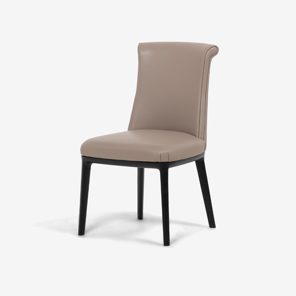PoltronaFrau（ポルトローナ・フラウ）ダイニングチェア「ディーバ」革ベージュ色 木部ダークブラウン色