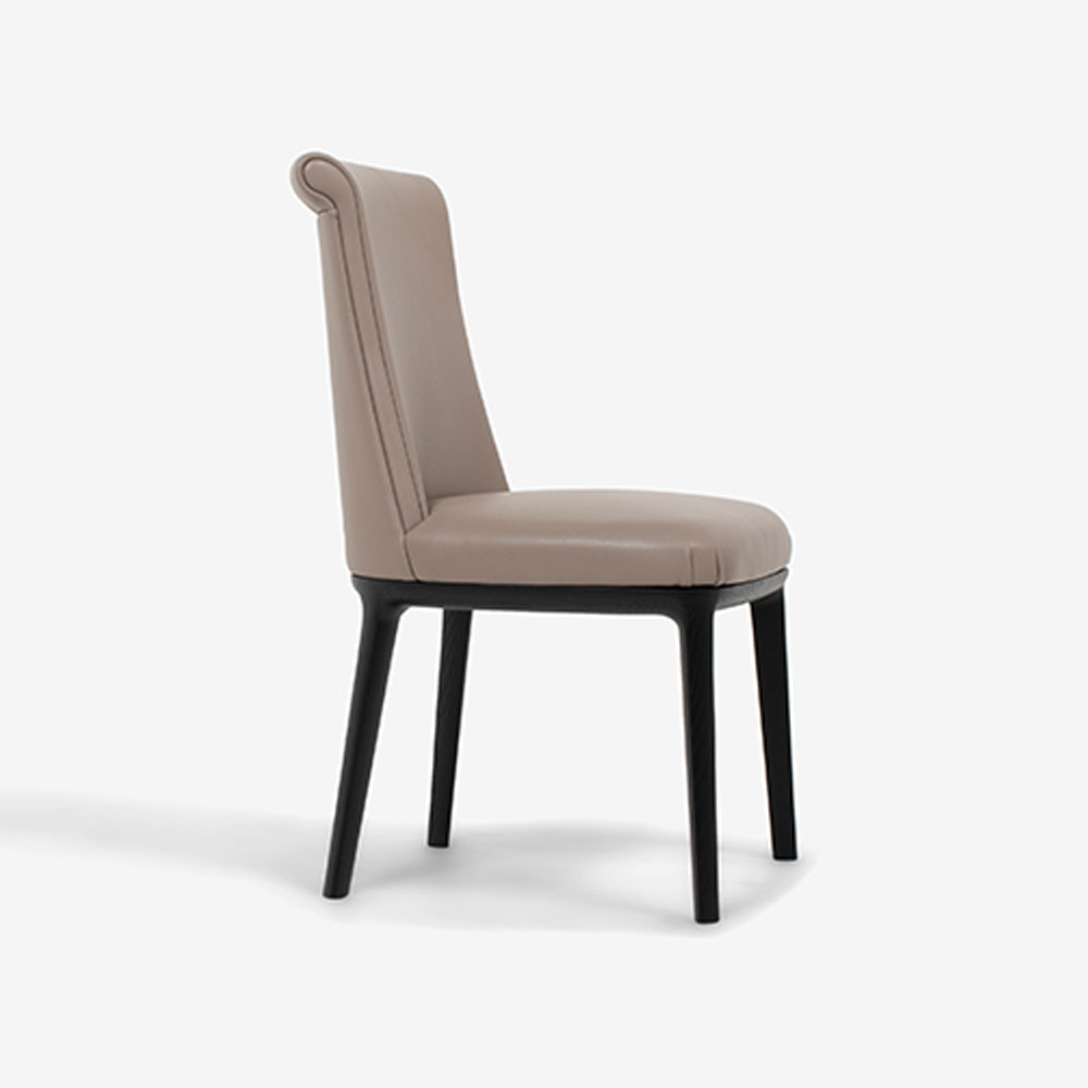PoltronaFrau（ポルトローナ・フラウ）ダイニングチェア「ディーバ」革ベージュ色 木部ダークブラウン色