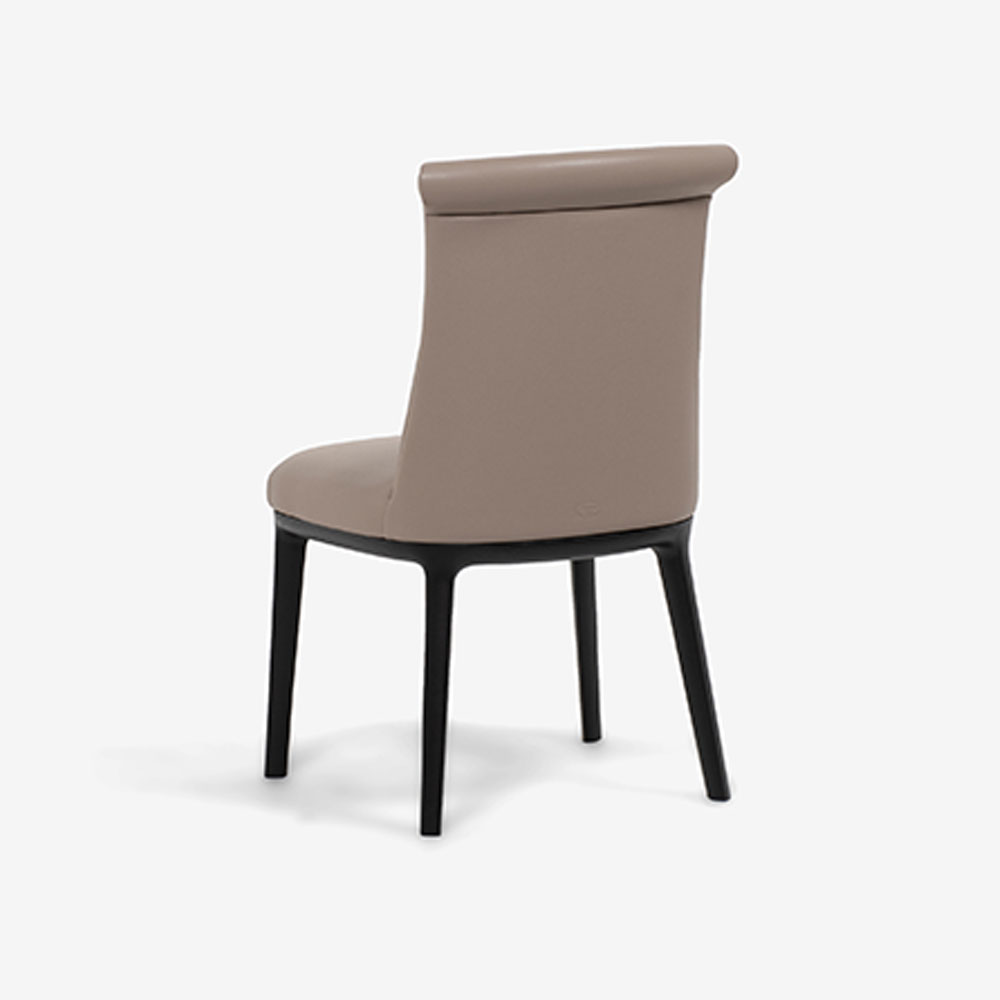 PoltronaFrau（ポルトローナ・フラウ）ダイニングチェア「ディーバ」革ベージュ色 木部ダークブラウン色